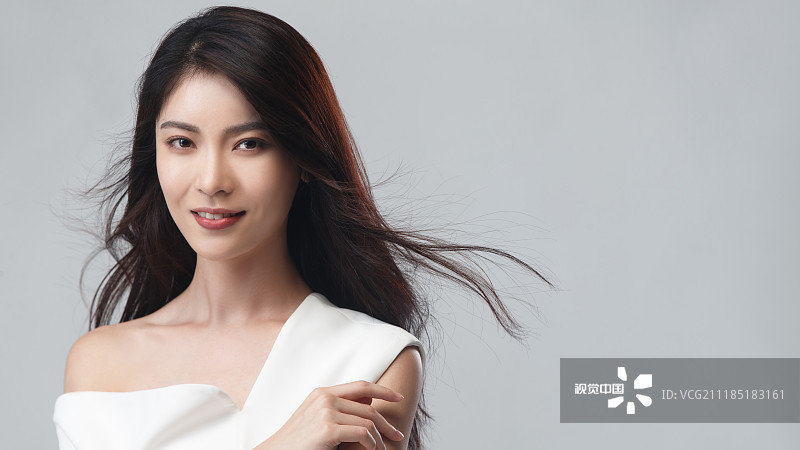 我请妹妹男朋友吃饭，他说心里喜欢的其实是我