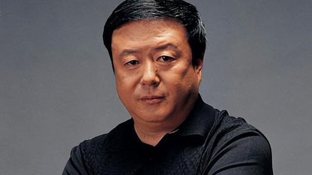 尤小刚|导演尤小刚，三任妻子都是美女，今70岁无儿无女成遗憾