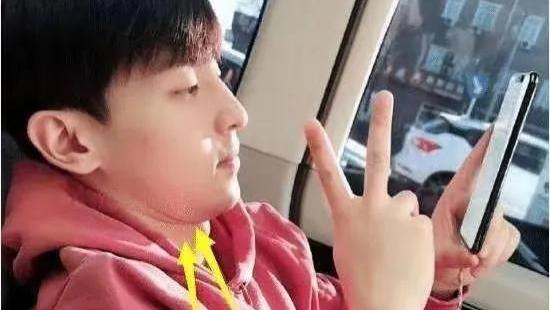 罗云熙|邓伦表哥报其近况，仍在北京一切安好，粉丝盼其复出