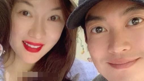 金·卡戴珊|杜江夫妇逛街被偶遇！霍思燕脸只巴掌大，亲密挨老公力破不和传言