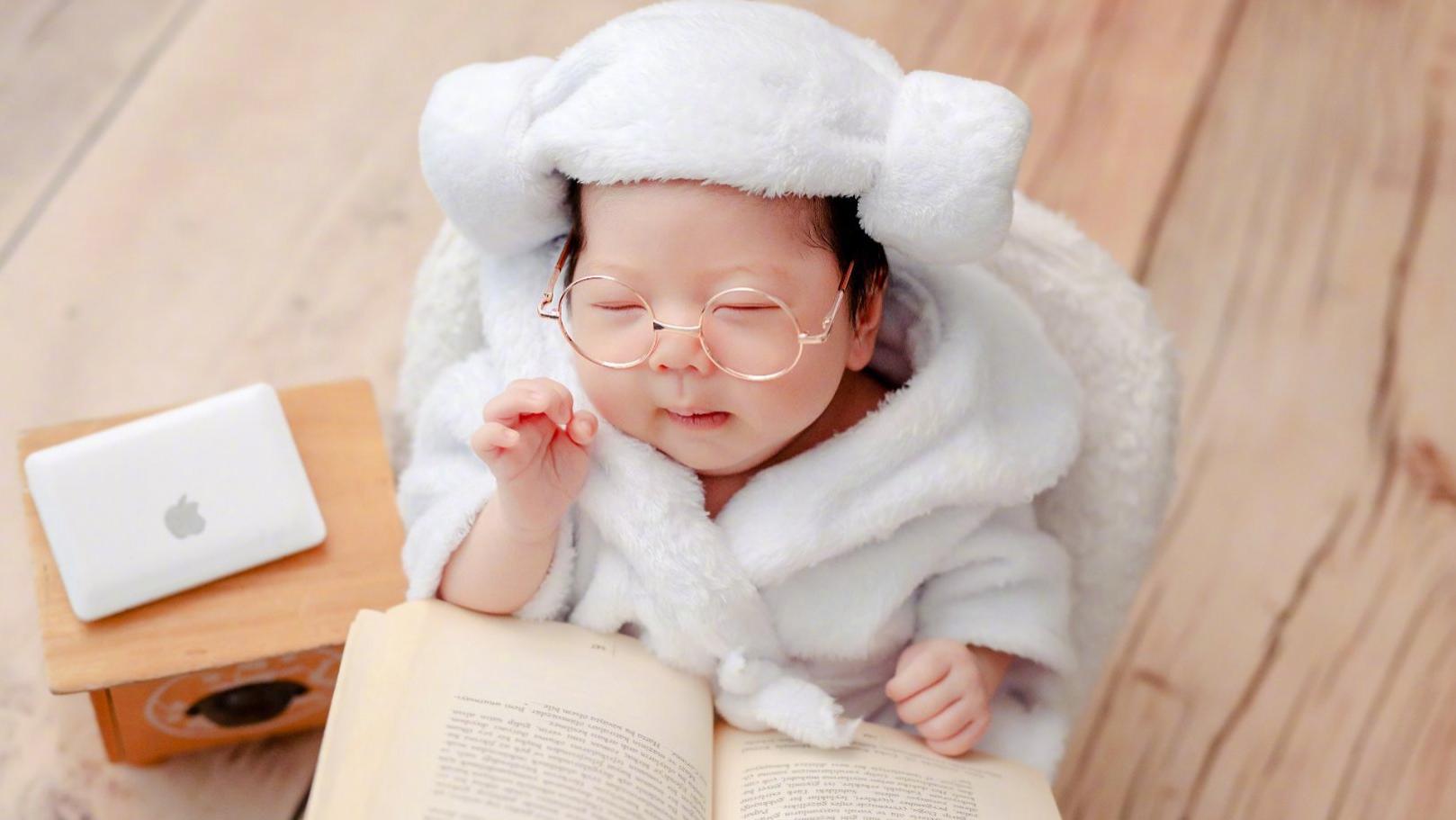 赵丽蓉|李小萌分享二胎儿子近照，可爱模样神似爸爸，产后两个多月已复工