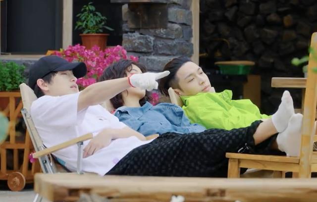 张艺兴|《向往的生活》张艺兴因一句口号引发群嘲，差评理由出奇一致