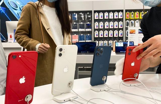 6g|买手机时选择128G内存够吗？手机店老板：建议购买256G手机