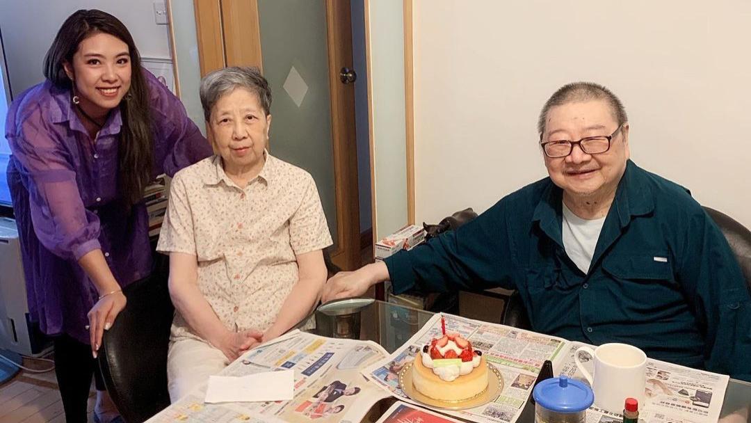 倪匡|作家倪匡去世，生前最后露面照曝光，电脑桌面壁纸是夫妻恩爱合影