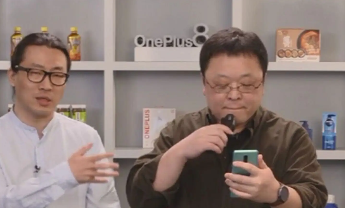 小米科技|3分钟狂卖5万台剃须刀！罗永浩又立大功，网友：给实体店上了一课