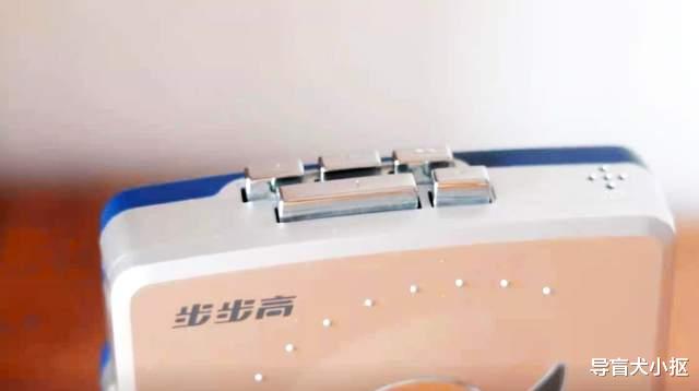 iqoo neo6|插上磁带就能用，体验一款老旧步步高复读机，当年专属学英语工具