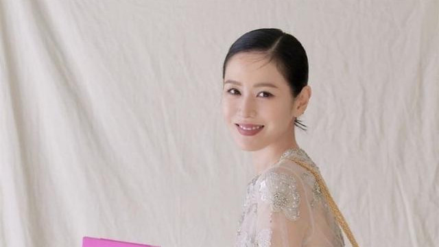 孙艺珍|与玄彬婚期将近，孙艺珍首晒婚纱装示人引热议，状态超好惹人羡