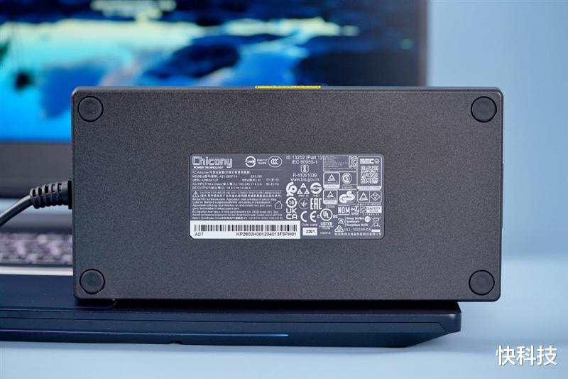 AMD|宏碁掠夺者战斧300 2022游戏本评测:110W满血i7轻松超越新锐龙9!