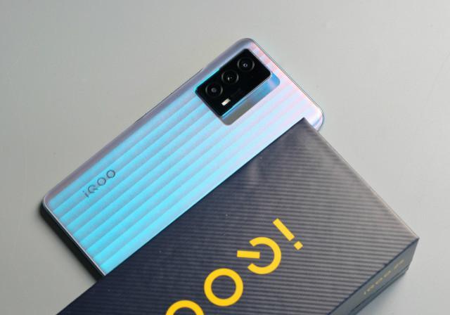 电池|标配12G内存和大电池用3年不卡顿这才是高性价比的千元机