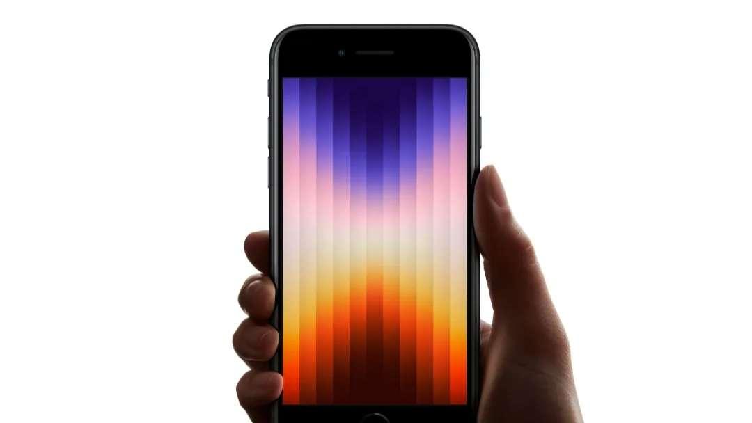 iPhoneSE|iPhoneSE 3售价“沉船”，贱卖苹果A15处理器仅售2529