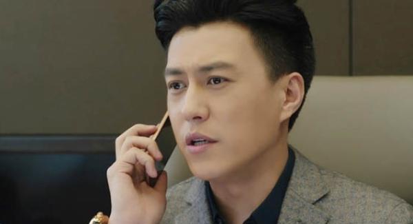 天才枪手|靳东新作接档《安家》，扩宽戏路是好事但杀马特造型确定不翻车？