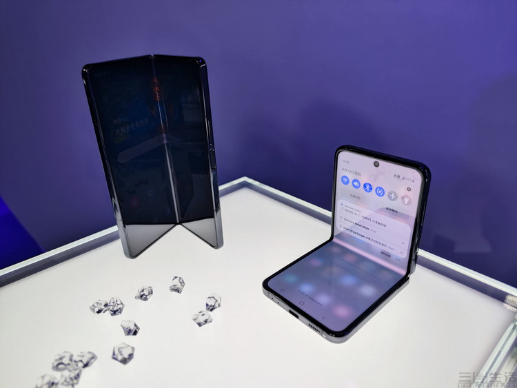 安卓|如何做好折叠屏?三星再一次对业界“降维打击”