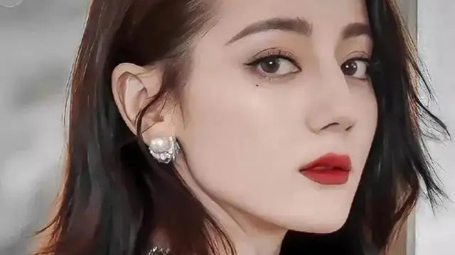 迪丽热巴|迪丽热巴想扮演医生给妈妈圆梦 女儿永远是贴心的小棉袄