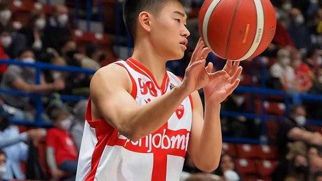 中国男篮|中国男篮又一天才后卫横空出世！16岁越级打U19，轰21+7闪耀欧洲