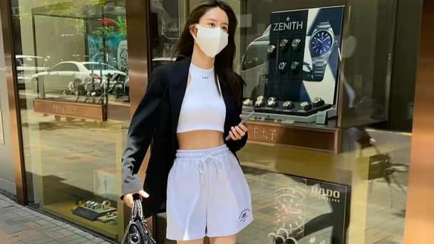 林峰|张馨月晒林峯视角撒糖，穿搭被指模仿吴千语，本尊甩图硬气回应