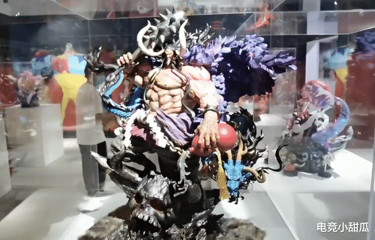 海贼王|钱小佳化身二次元小子，感受海贼王漫展魅力，娜美女帝永远的最爱