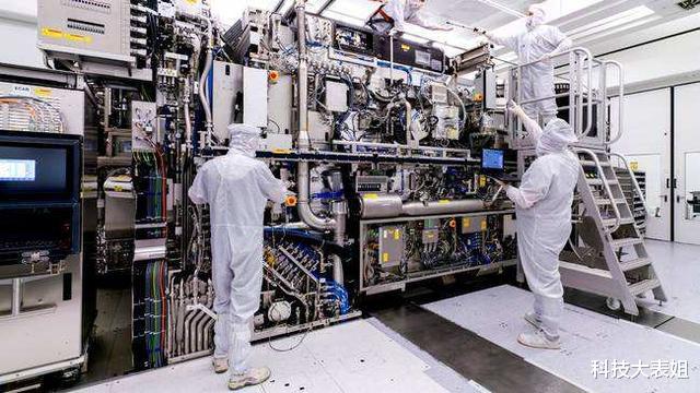 芯片|芯片再难造，还能比氢弹难？为何我国至今无法独立制造高端芯片？