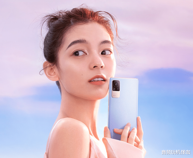 一加科技|开始清仓！3200万双柔光自拍+120Hz曲面屏，现在是否购买时机？