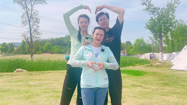 张常宁|张常宁妈妈年轻又漂亮！1米75像关之琳，母亲节娘儿俩秀大长腿