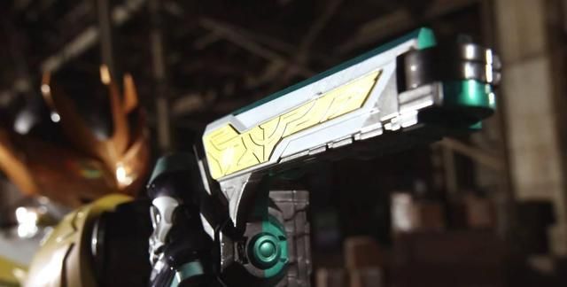 武魂|假面骑士利维斯：大二刷新最速吃瘪记录，万丈龙我直呼精彩操作！