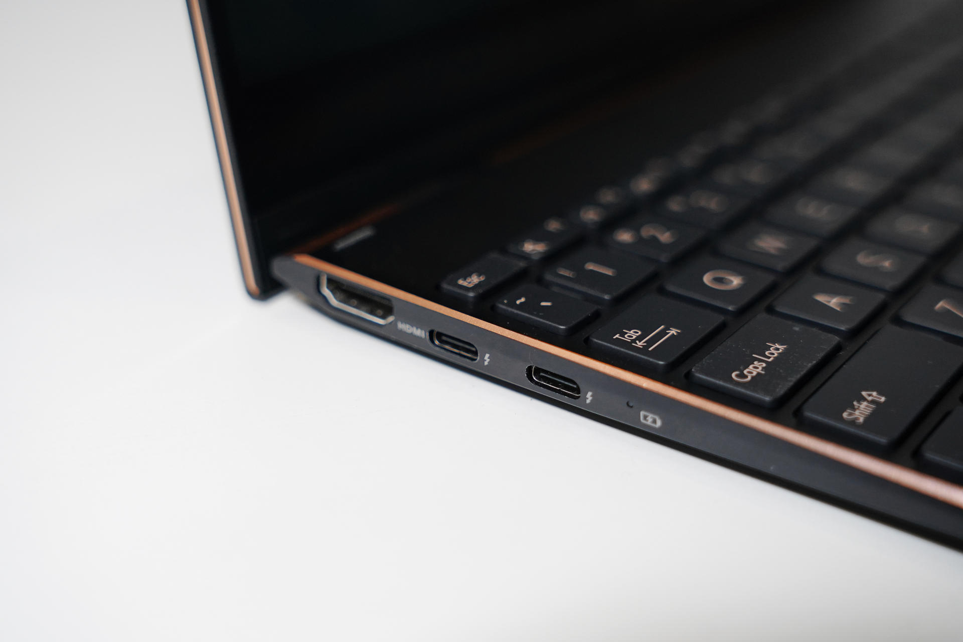 华硕灵耀|华硕灵耀X逍遥360°翻转本体验:高效便携的商务首选