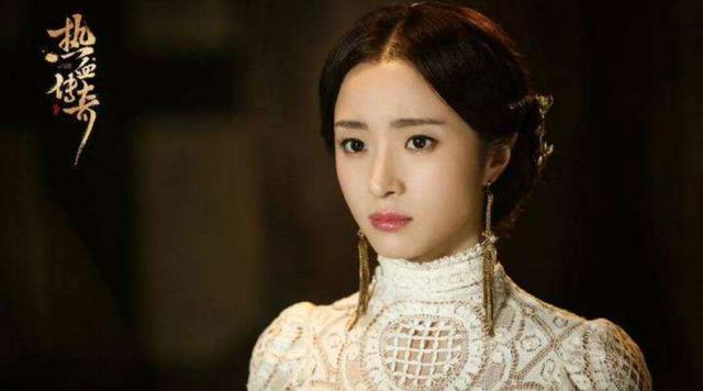 胡冰卿|胡冰卿，你终于不再“傻白甜”了