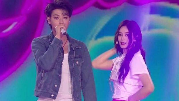 黄子韬|未分手？站姐晒黄子韬合照疑获本人认可，徐艺洋竟想公开两人恋情