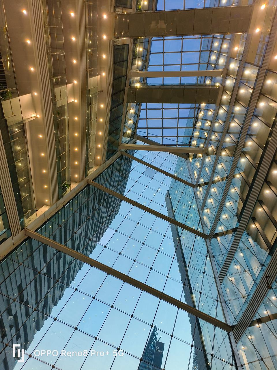 iphone11|iPhone 11用了快三年，换新Reno8超大杯后，影像快充指纹都挺香