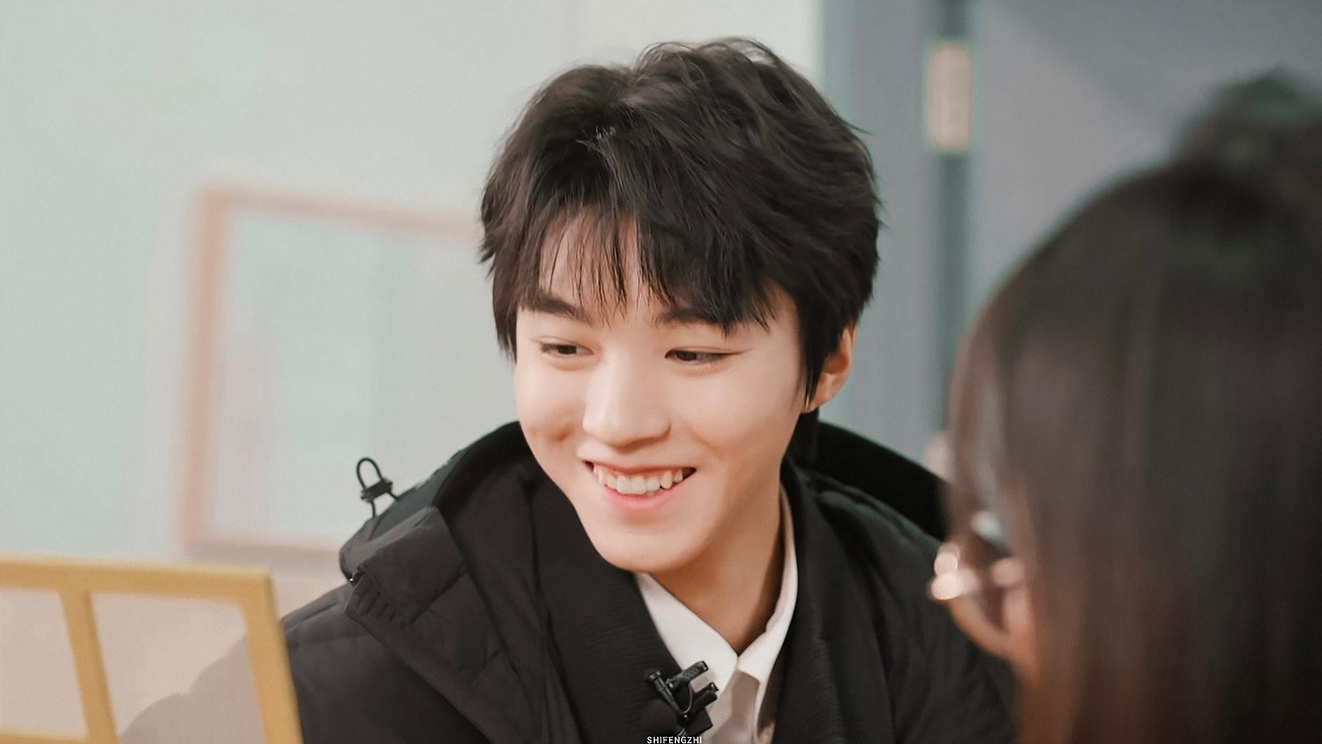 王俊凯|王俊凯童年照被商家做成手机壳，还有真实同款售卖，不少粉丝购买