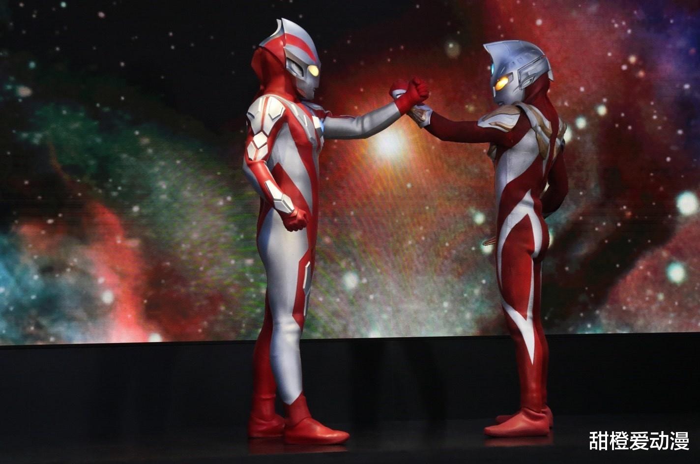 麦克斯·奥特曼|麦克斯特别活动：快斗看起来毫无变化，瑞希又被麦克斯抱起来了！