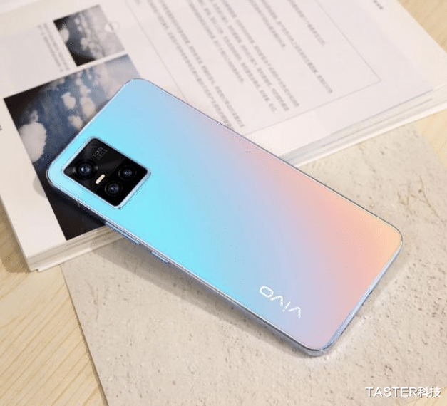 vivo|千元机不要随便买！5000mAH+6400W，vivo“线上机”不输红米