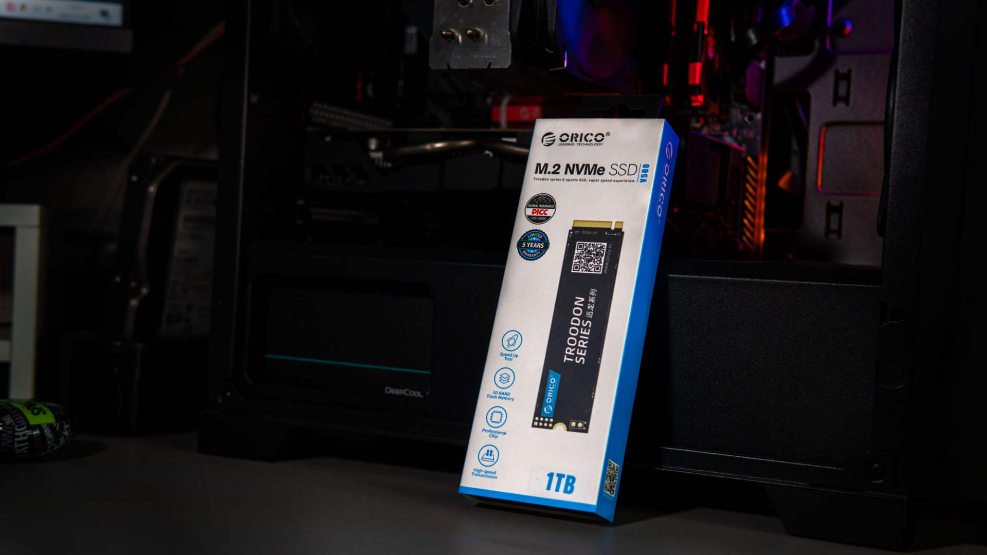 硬盘|硬盘升级实用教程！奥睿科的迅龙V500装机实测：这速度对得起观众