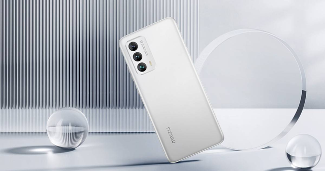 iPhone|感叹号挖孔屏大进步?相比这款国产旗舰,新 iPhone 还是差了一点