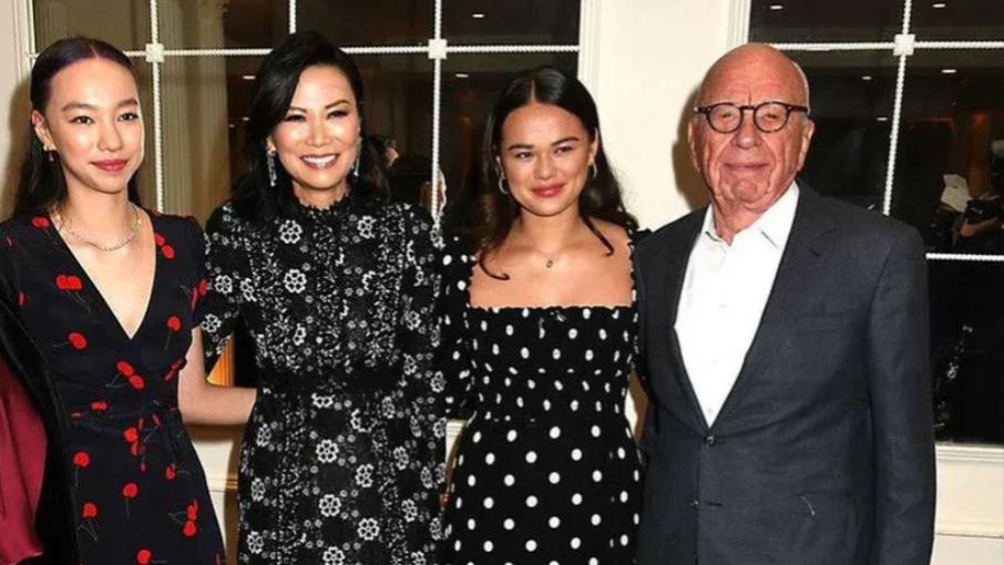 邓文迪|邓文迪罕见携2个女儿和91岁的前夫聚会！