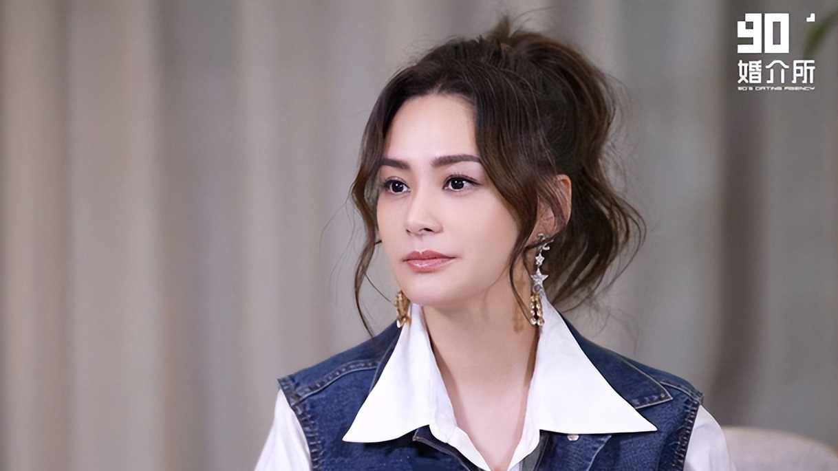 阿娇 这次是真的瘦了？阿娇再为恋综做观察嘉宾，晒出宣传照瘦了一大圈