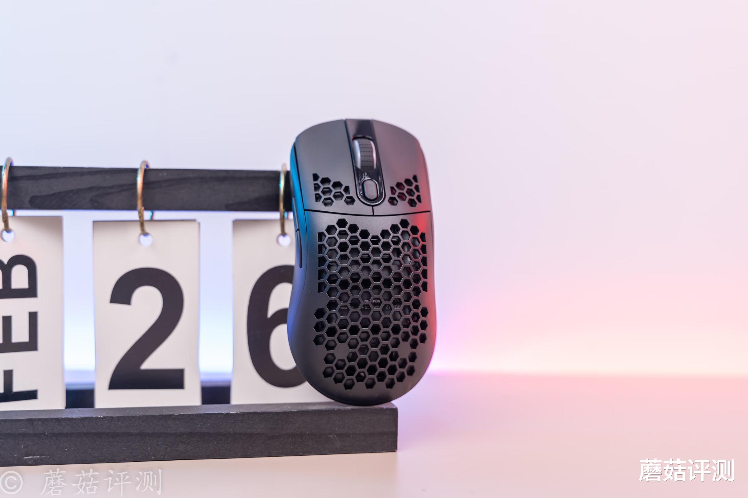 机箱|造型酷炫，吃鸡能跑300帧、主流游戏配置主机如何搭建？