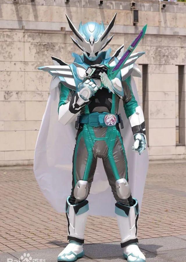 令和|对比令和三作二骑的最终形态，似乎都是男二觉悟后获得