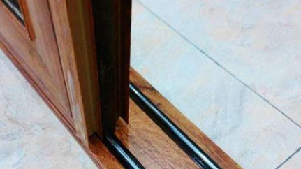 厨房推拉门选吊轨还是地轨？听听内行人分析，再也不会被忽悠