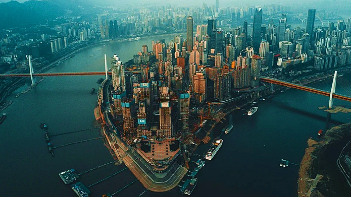 |中国著名旅行都市，凭借繁华与活力，吸引外来人前来度假