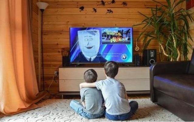 电视机|很多人说在手机、电脑、平板大充裕的时代，家里真的没有必要买电视机？