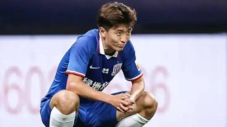 杨旭|中超降薪至300万，杨旭、买提江等及时签下1200万年薪长约的球员成大赢家