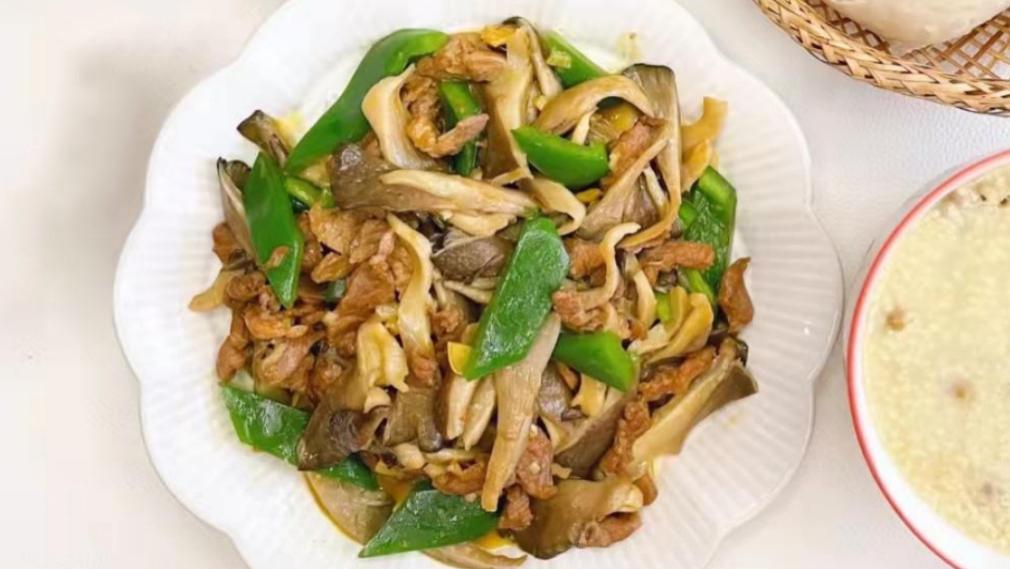 蒜苔|春天，懂行的人经常吃这菜，6分钟出锅，荤素搭配，营养好消化