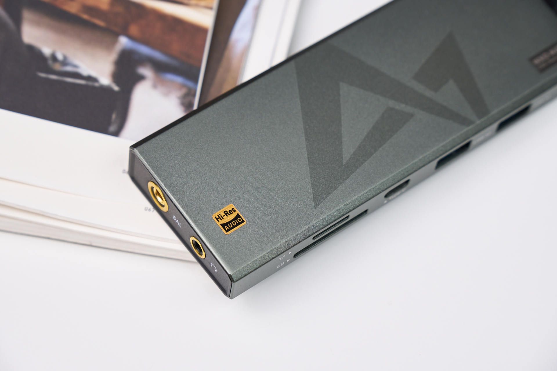 电池|艾刻iKKO ITX01 十合一扩展坞体验，自媒体人最有效率的工具