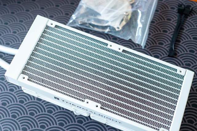 机箱|桌面美学典范,基于 12700 + B660I 打造的性能小钢炮