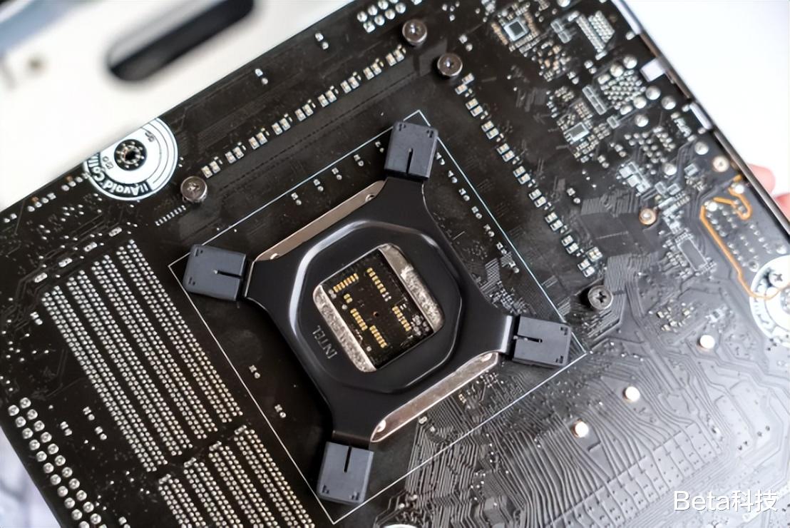 散热器|百元4热管散热器评测,轻松压制12490F,游戏党也能少花钱多办事