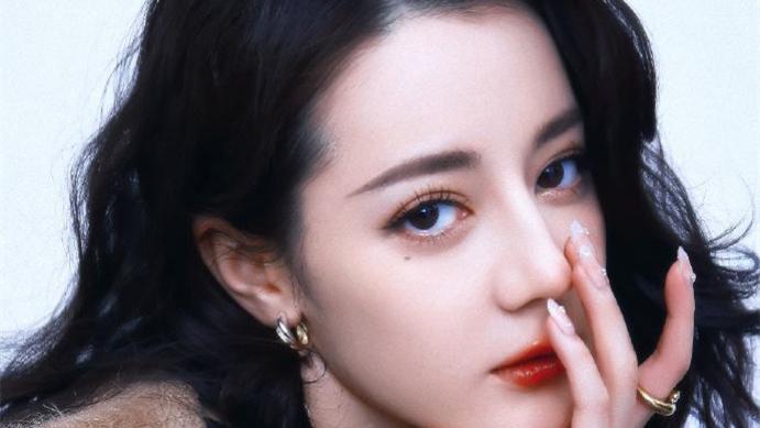 刘彦池|又有好消息！迪丽热巴刚开机，网传《与君初相识》播出时间确定