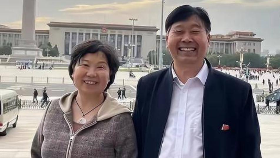 杜新枝|杜新枝背景曝新料，四海和郭爸是姨表兄弟，徇私也不是第一次了