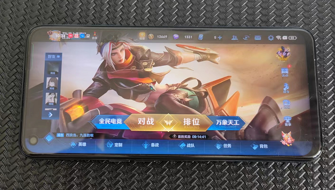 一加科技|2000档LCD游戏次旗舰,一加Ace竞速版真的将就了?