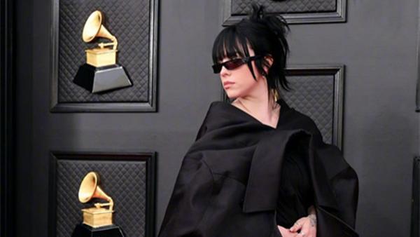 格莱美奖|第64届格莱美红毯：有人扮酷，有人艳压群芳，还有人当众秀恩爱