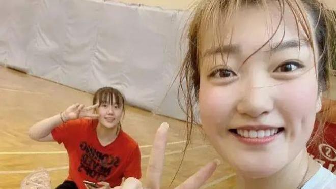 中国女篮|中国篮坛27岁女神晒美照！回眸一笑百媚生，被球迷表白，至今单身
